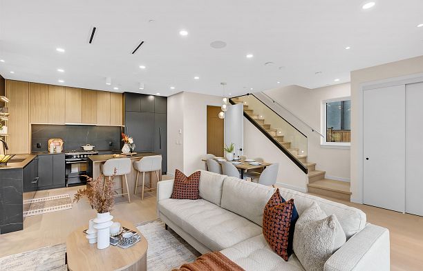 1 2764 W 14th Avenue Kitsilano