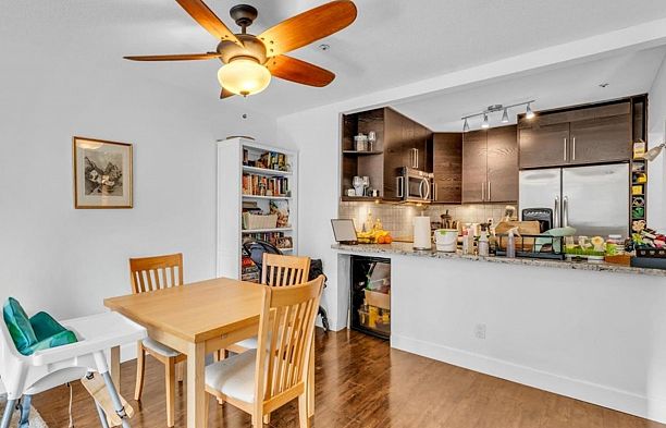 307 876 W 16th Avenue Cambie