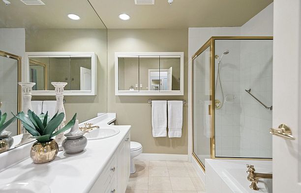 216 5735 Hampton Place University VW