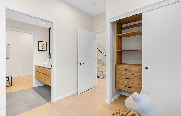 1 2764 W 14th Avenue Kitsilano