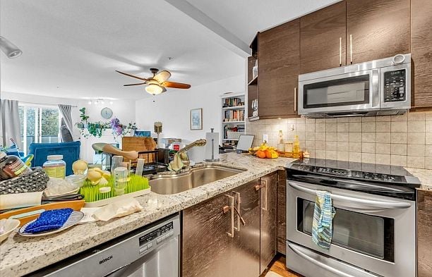 307 876 W 16th Avenue Cambie