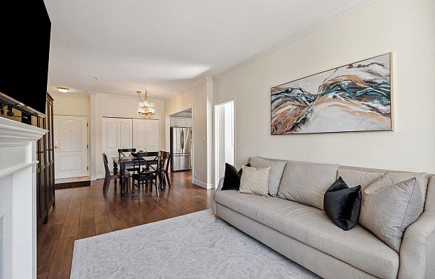 216 5735 Hampton Place University VW