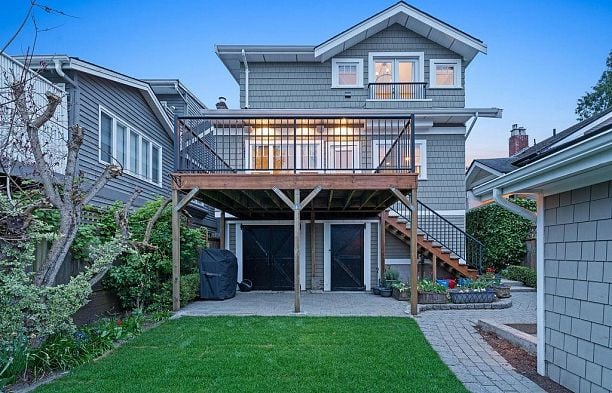 6591 Vine Street S.W. Marine