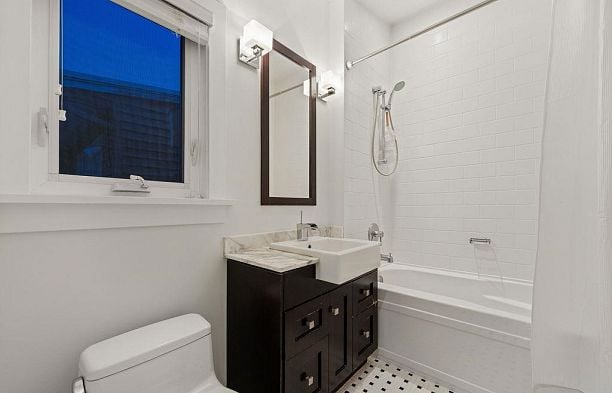 6591 Vine Street S.W. Marine