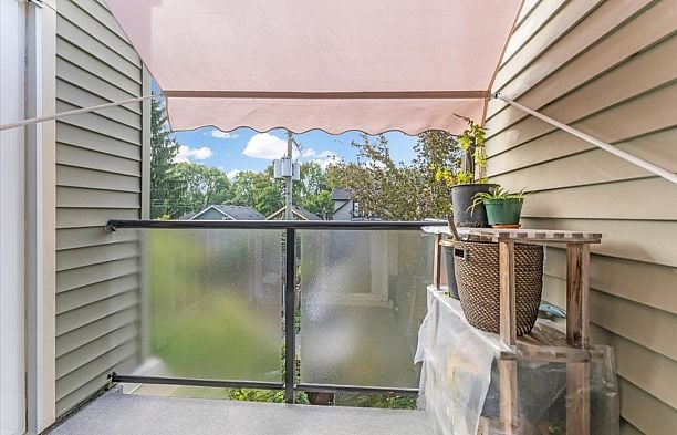 307 876 W 16th Avenue Cambie