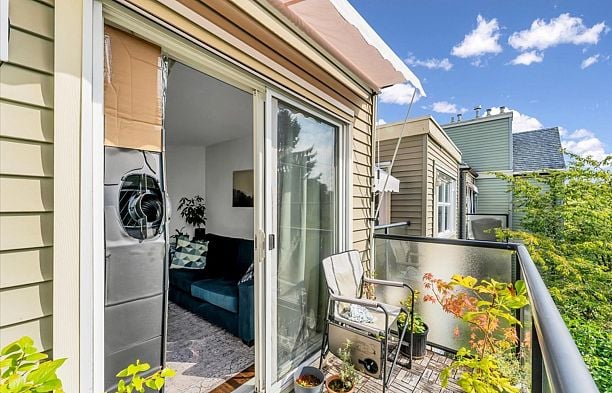 307 876 W 16th Avenue Cambie