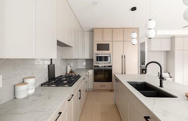 2 475 W 20th Avenue Cambie