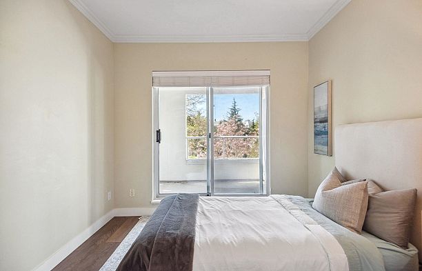 216 5735 Hampton Place University VW