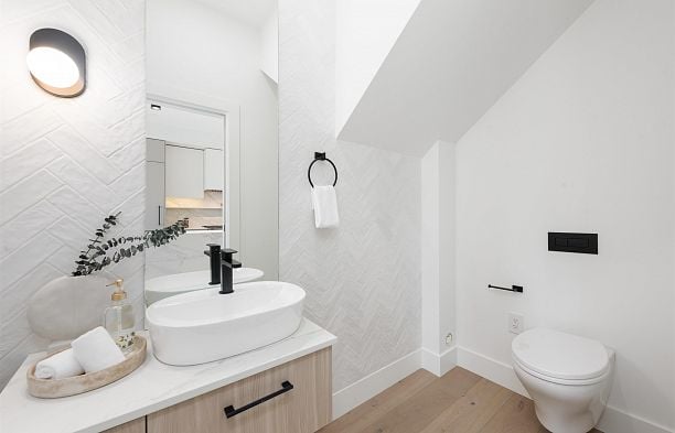 1489 W 52nd Avenue South Granville