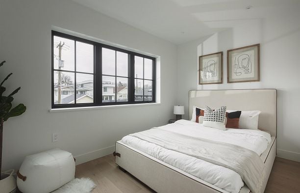 2 240 E 37th Avenue Main