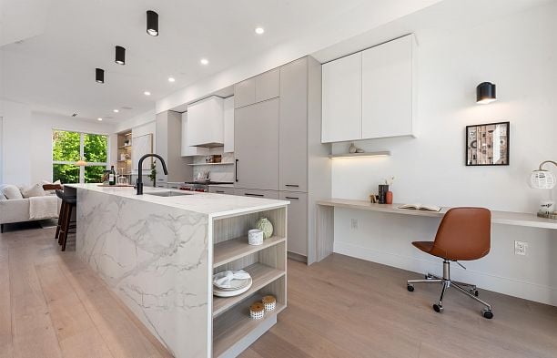 1495 W 52nd Avenue South Granville