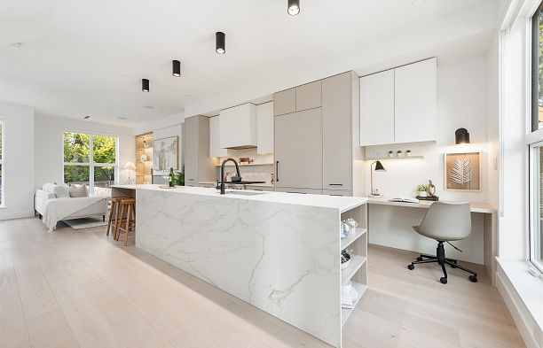 1493 W 52nd Avenue South Granville