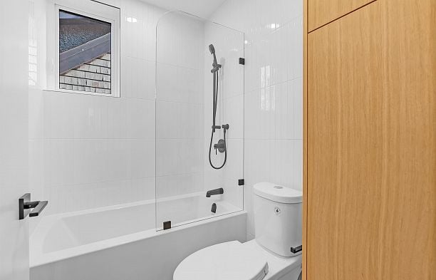 2 2764 W 14th Avenue Kitsilano