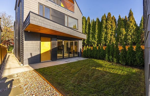 2 2764 W 14th Avenue Kitsilano