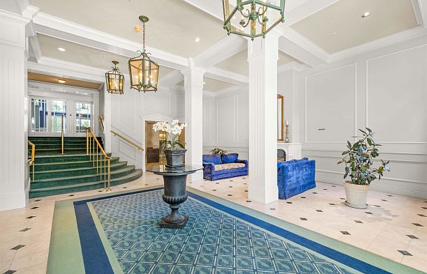 216 5735 Hampton Place University VW