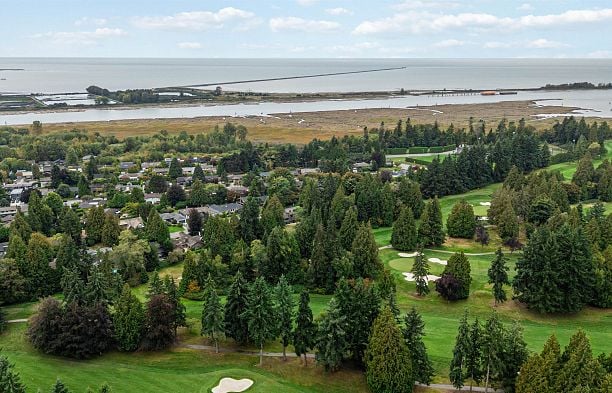 4262 Yuculta Crescent University VW