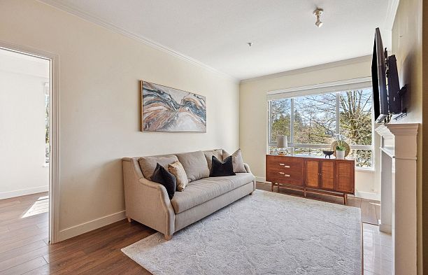 216 5735 Hampton Place University VW