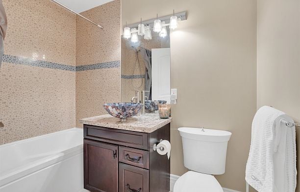 4038 W 33rd Avenue Dunbar