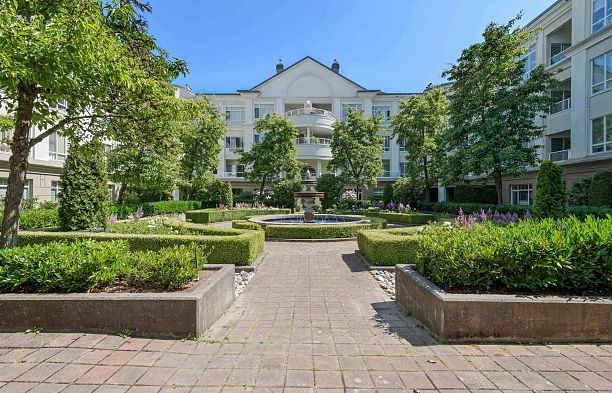 216 5735 Hampton Place University VW