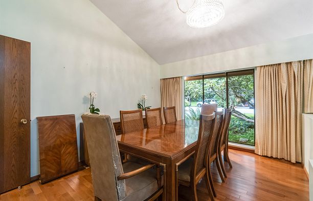 4262 Yuculta Crescent University VW