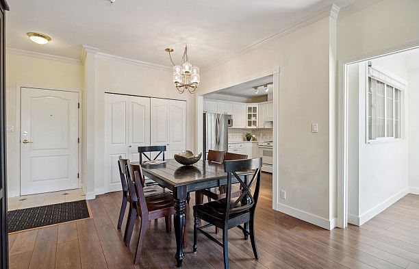 216 5735 Hampton Place University VW