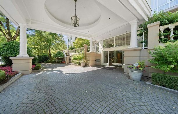 216 5735 Hampton Place University VW