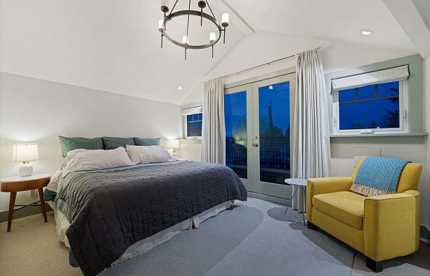 6591 Vine Street S.W. Marine