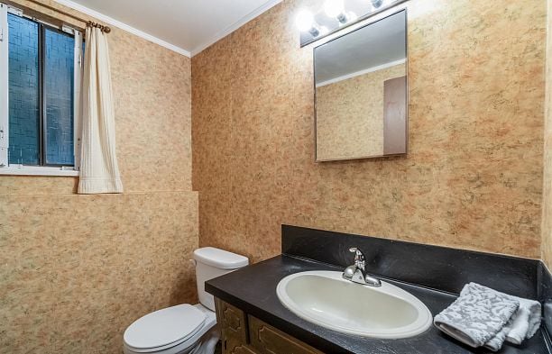 4262 Yuculta Crescent University VW