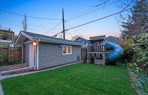 6591 Vine Street S.W. Marine