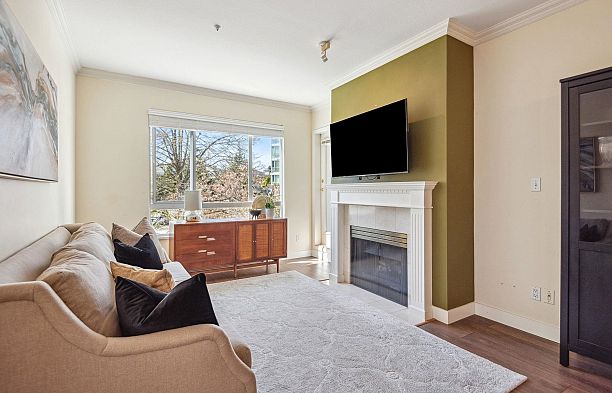 216 5735 Hampton Place University VW