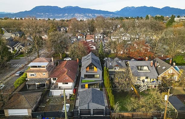 2 2764 W 14th Avenue Kitsilano