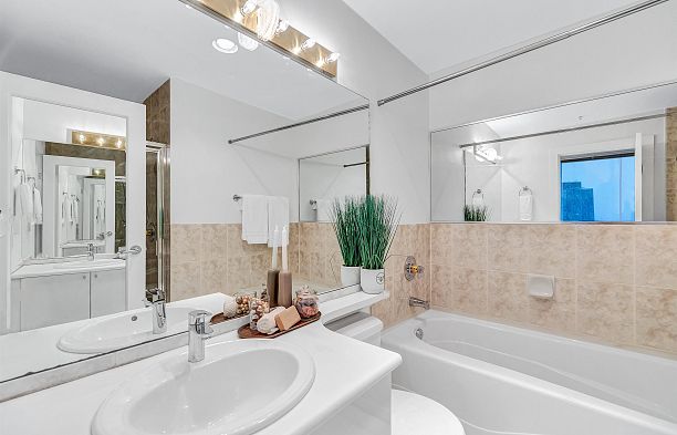 2507 1239 W Georgia Street Coal Harbour