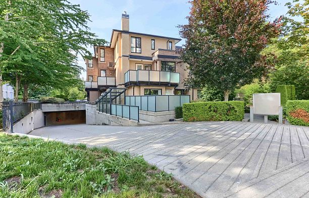 31 1863 Wesbrook Mall University VW