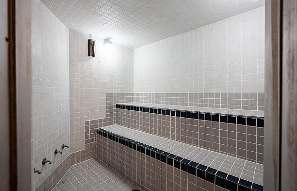 104 5835 Hampton Place University VW