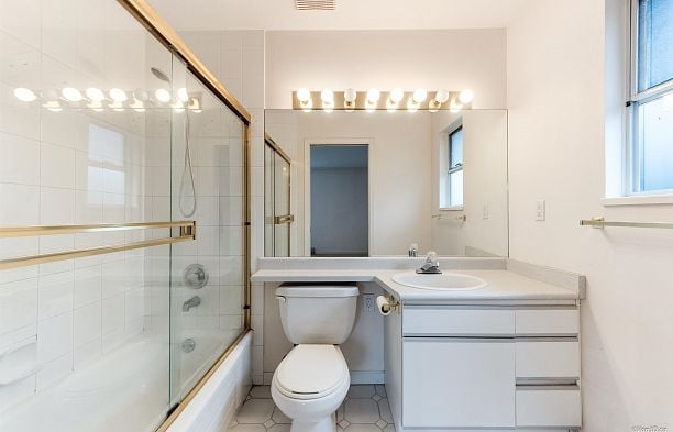 6633 Montgomery Street South Granville