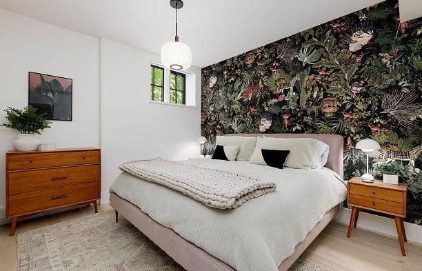 2502 W 33rd Avenue MacKenzie Heights