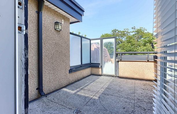 31 1863 Wesbrook Mall University VW