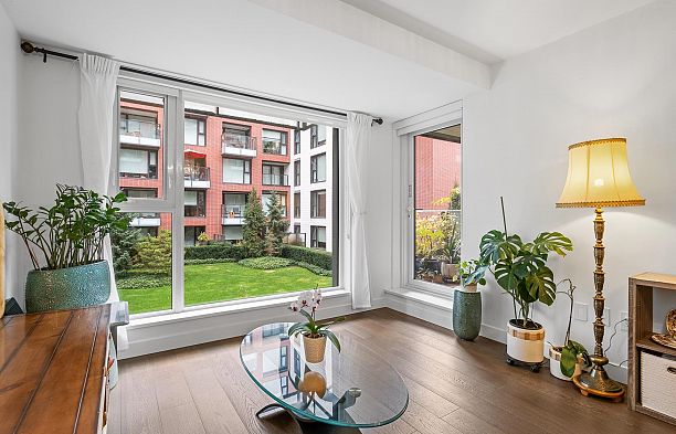 305 1571 W 57th Avenue South Granville