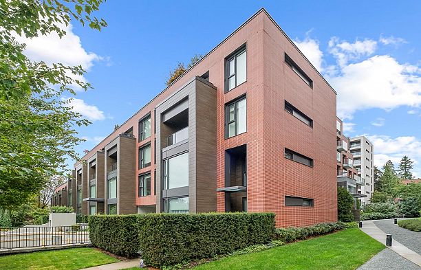 305 1571 W 57th Avenue South Granville