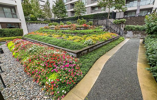 305 1571 W 57th Avenue South Granville