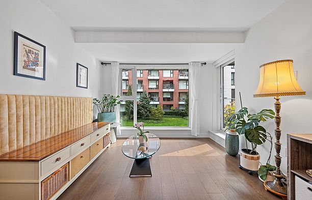 305 1571 W 57th Avenue South Granville