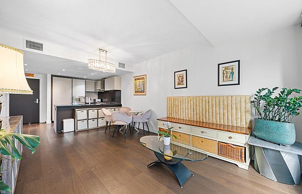 305 1571 W 57th Avenue South Granville