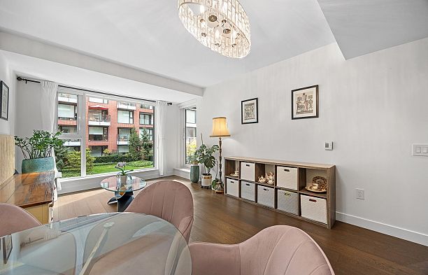 305 1571 W 57th Avenue South Granville