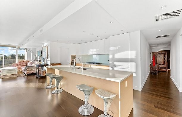 502 6080 Iona Drive University VW