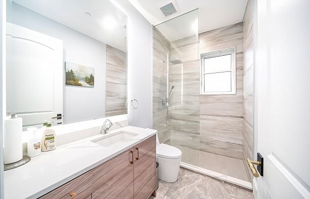 1 4085 W 41st Avenue Dunbar