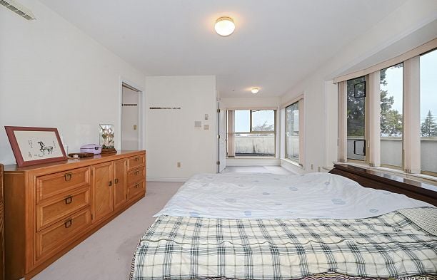 2908 W 30th Avenue MacKenzie Heights