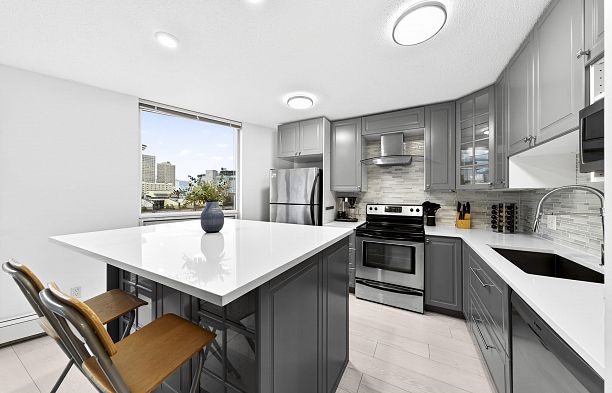 1202 188 Keefer Place Downtown VW