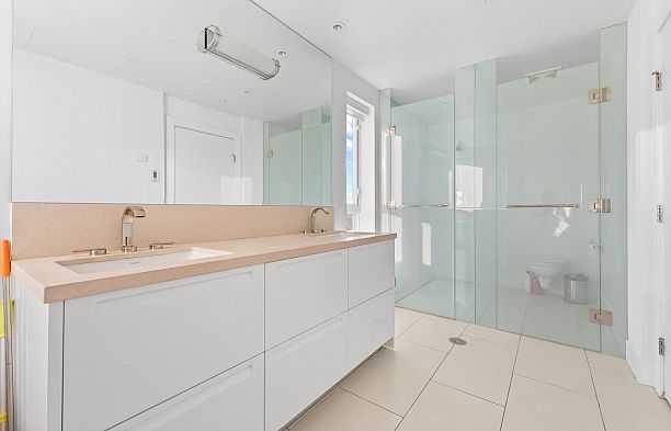 502 6080 Iona Drive University VW