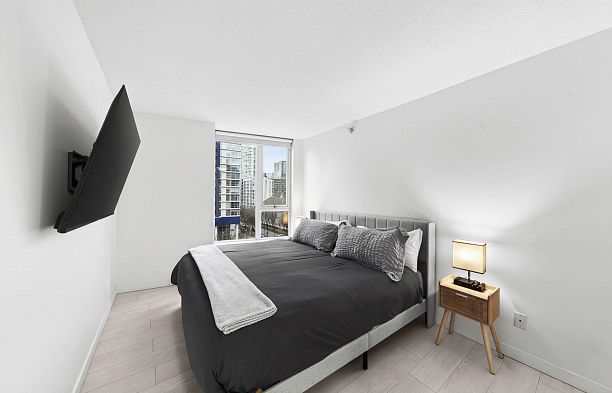 1202 188 Keefer Place Downtown VW