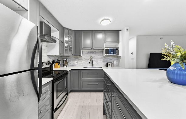 1202 188 Keefer Place Downtown VW